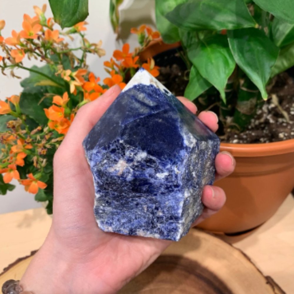 Sodalite Polished Point, Throat Chakra, Crystal Grid Point, Visualization Stone